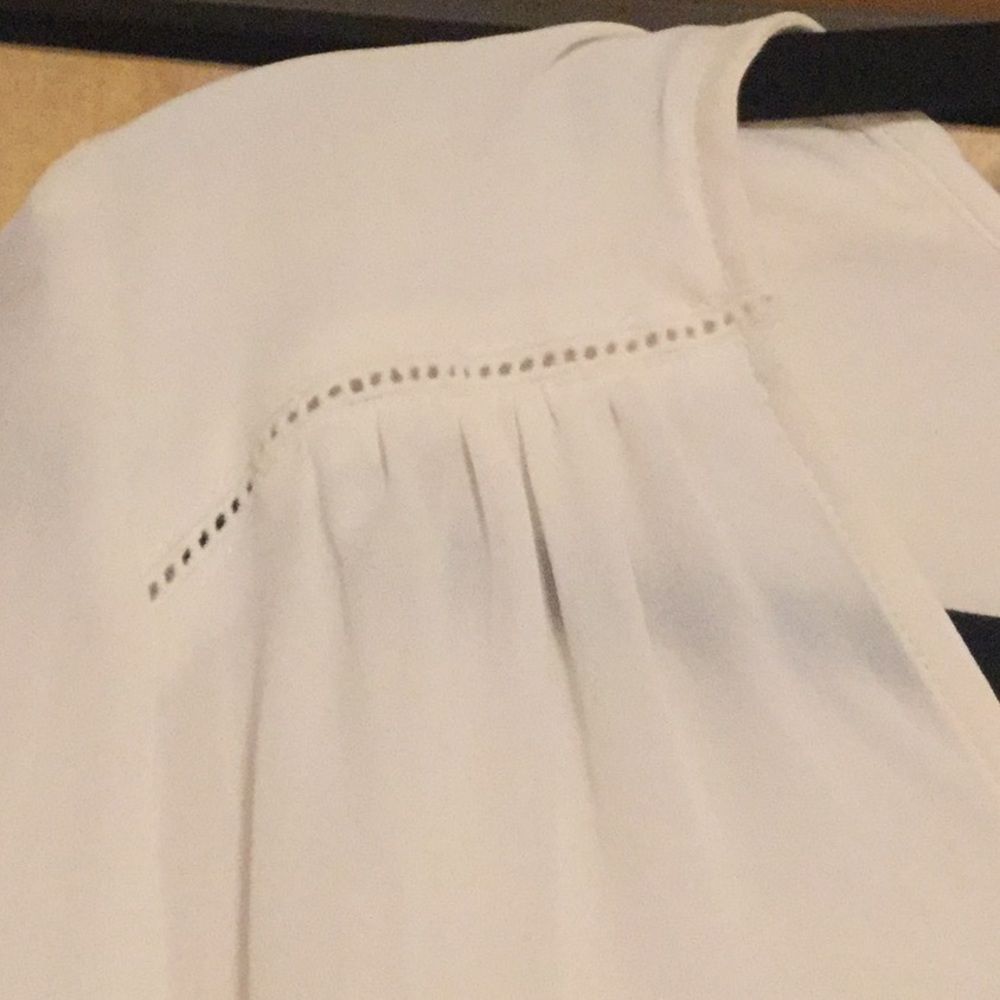 Ramy BrookSumner V-Neck Pleated Cuff Blouse - Picture 5 of 11
